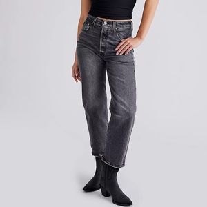 Levi’s Ribcage Ankle Straight Jean